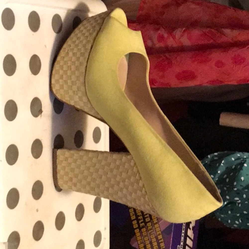 Shoes - Picture 2 of 2